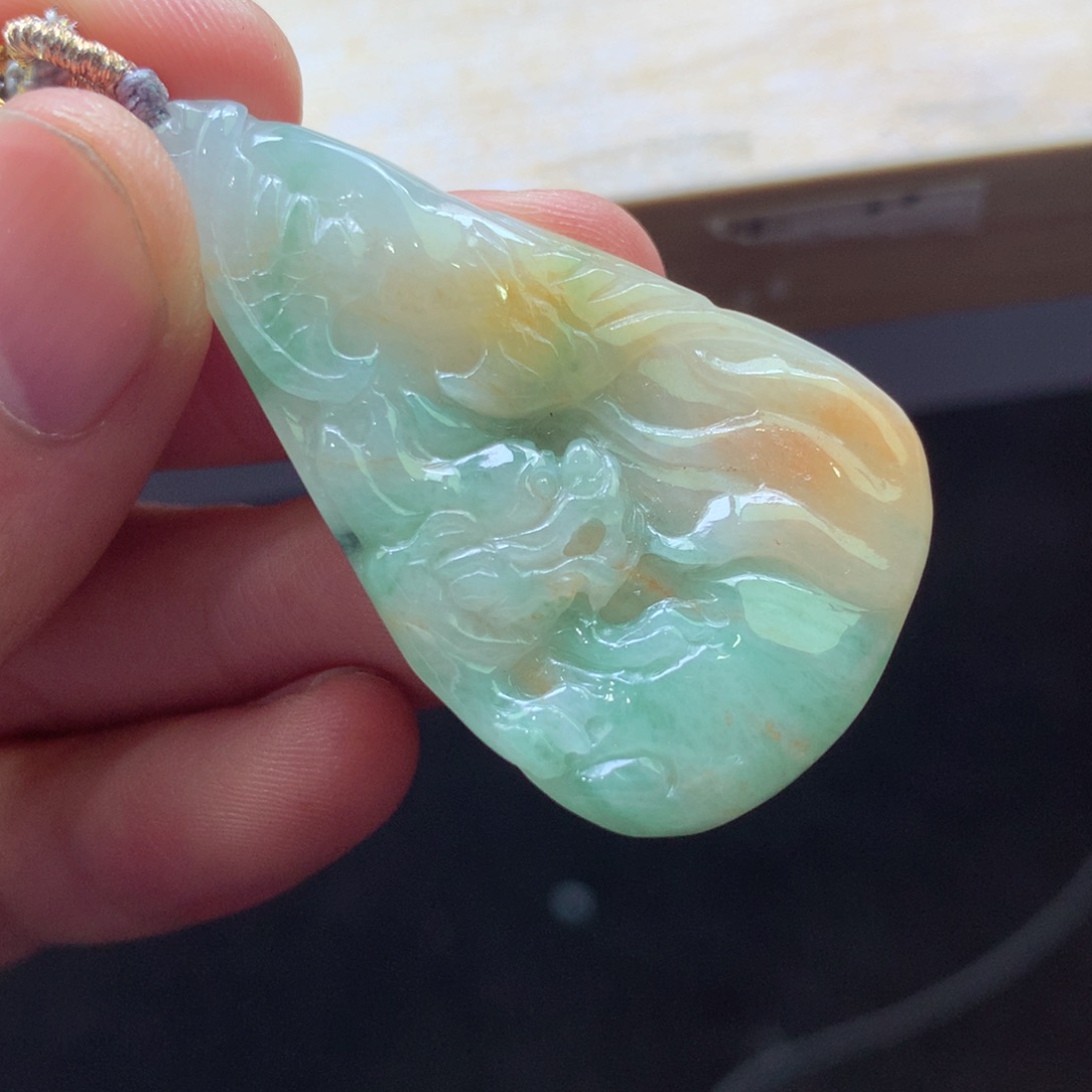 翡翠颈饰未镶嵌吊坠