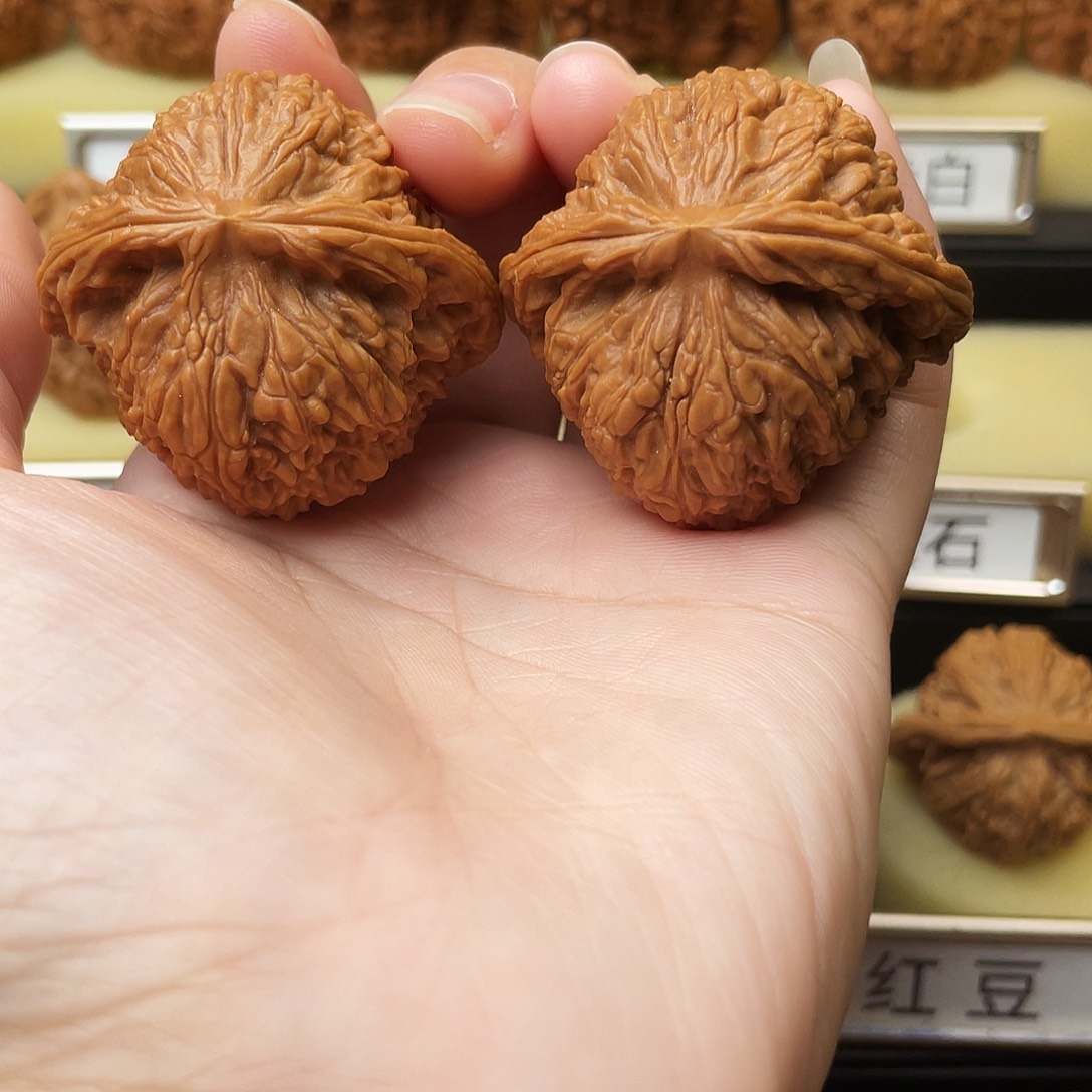 窝***耶吊坠文玩核桃南疆43尺633