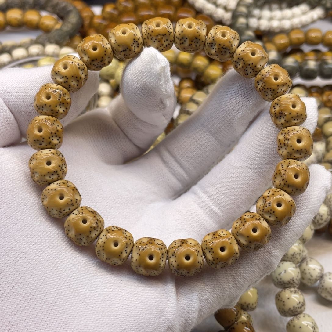 星月菩提吊坠鸡油黄11/10无相大眼睛月朗星稀