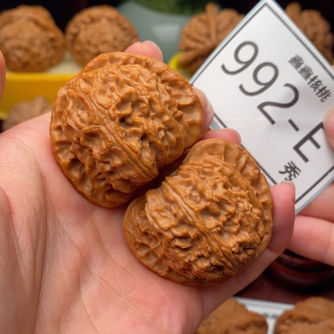 文玩核桃把件白狮43