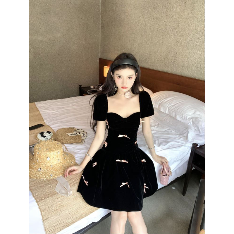 YEXIAOTING 叶小婷 初雪恋序 粉色蝴蝶结丝绒宫廷风连衣裙女可爱