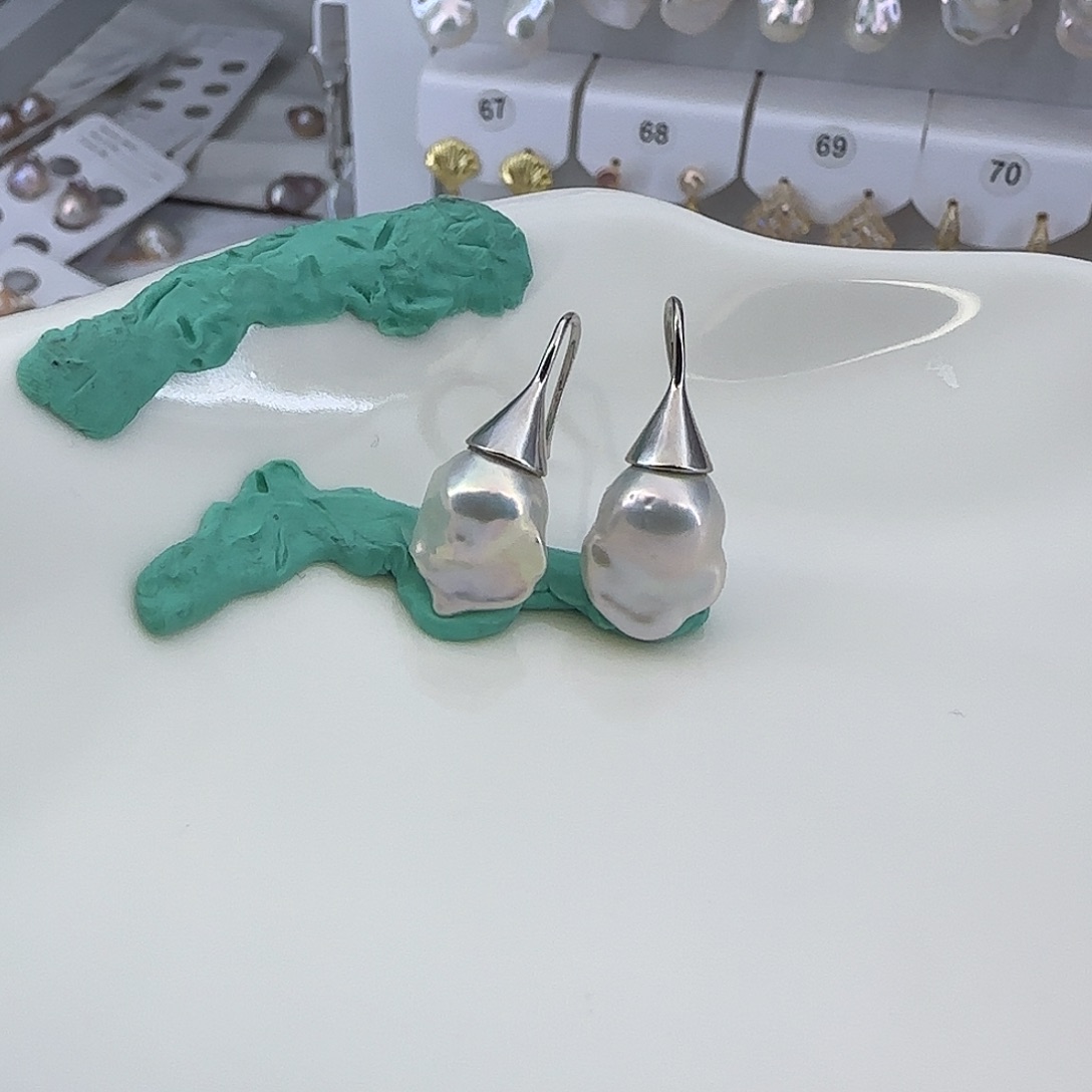 银S925镶嵌耳饰淡水珍珠