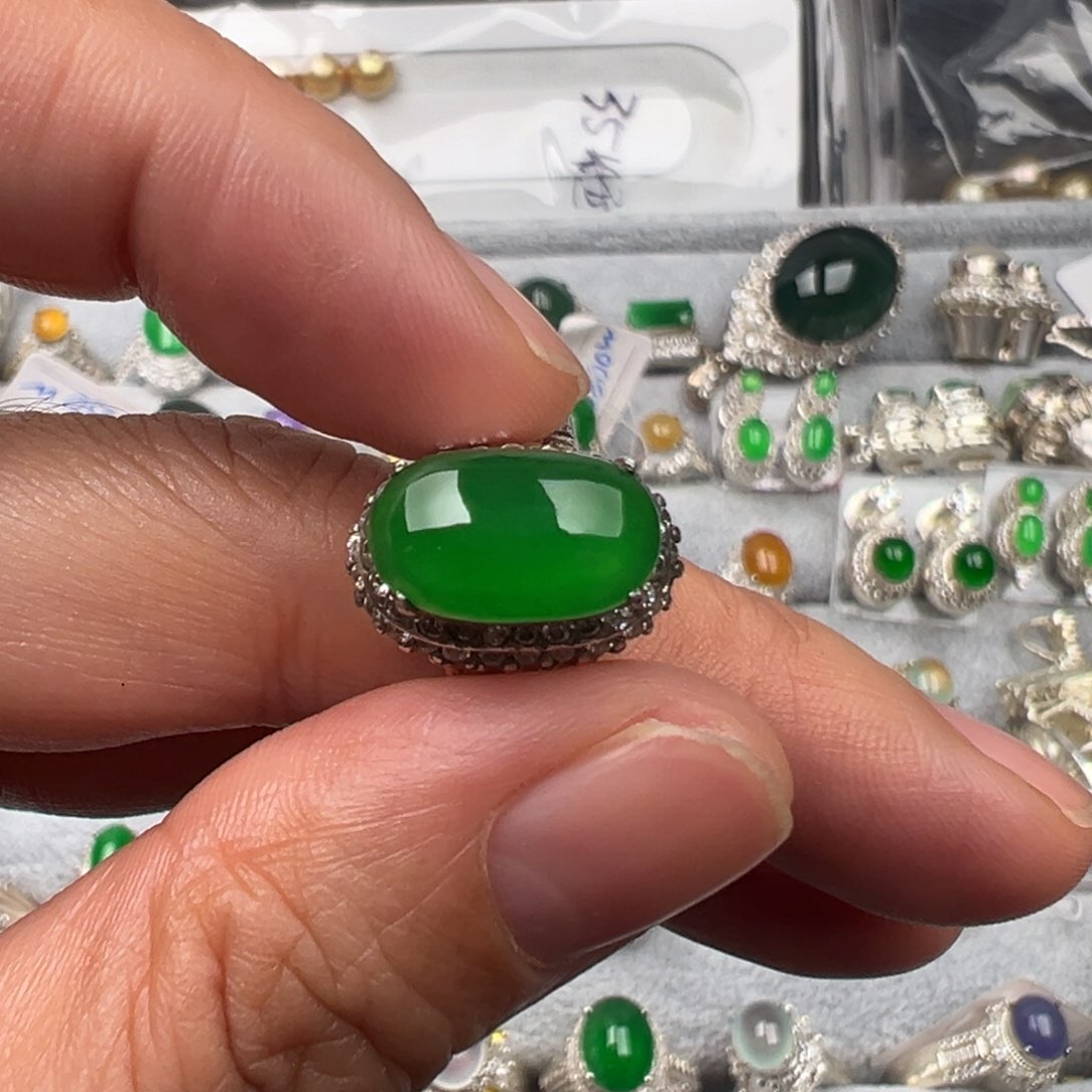 定制翡翠未镶嵌A货