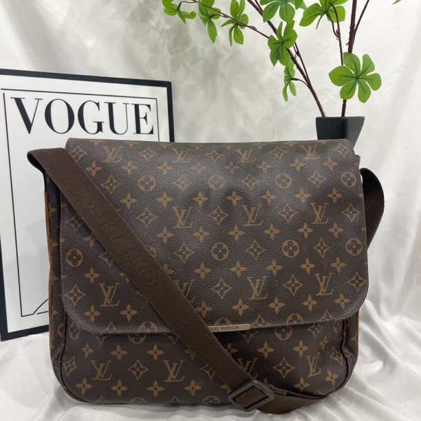 95新 LouisVuitton/路易威登 中古包包斜挎邮差/15650