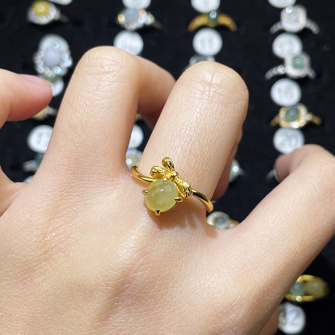 翡翠未镶嵌戒指戒指