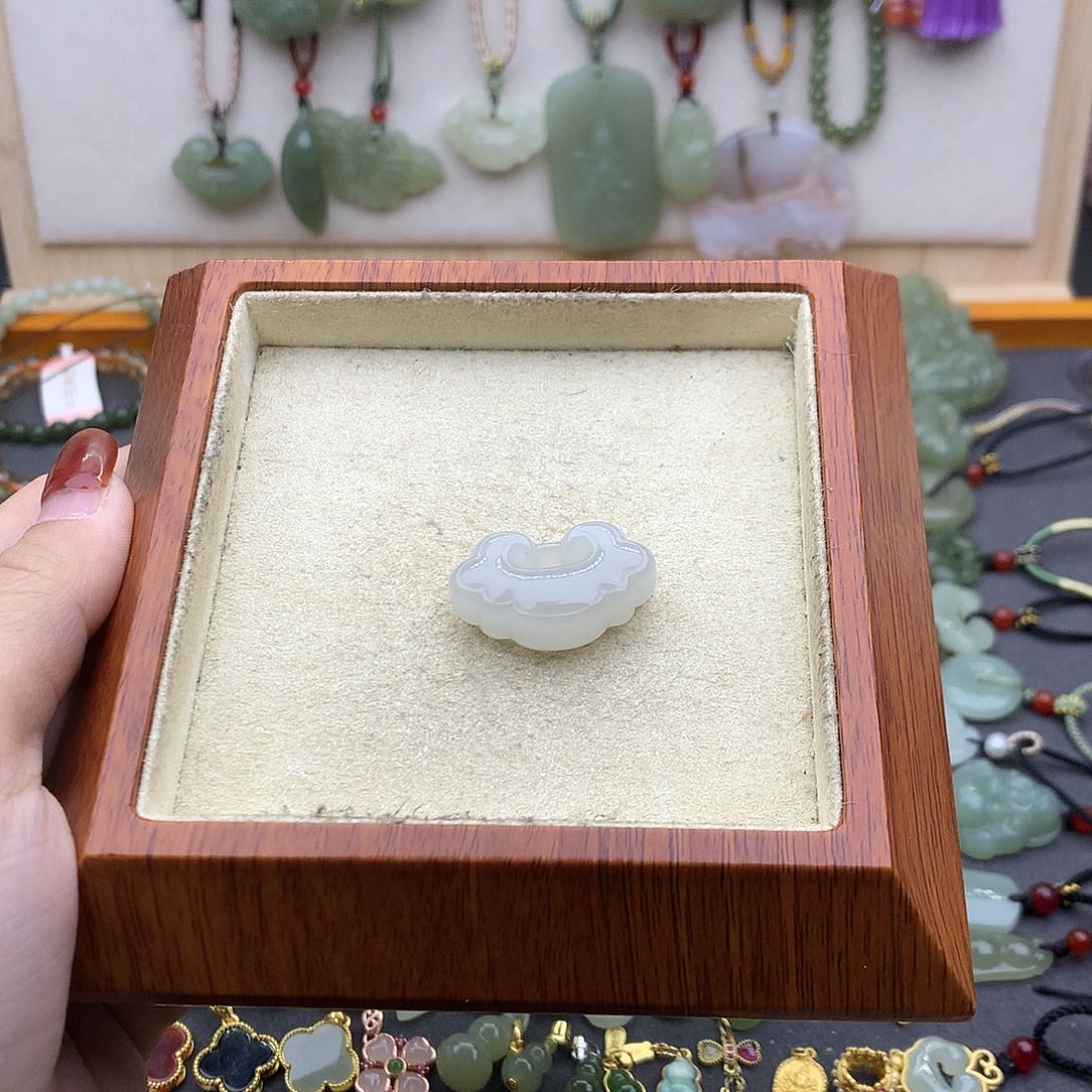 和田玉吊坠(不含链)未镶嵌