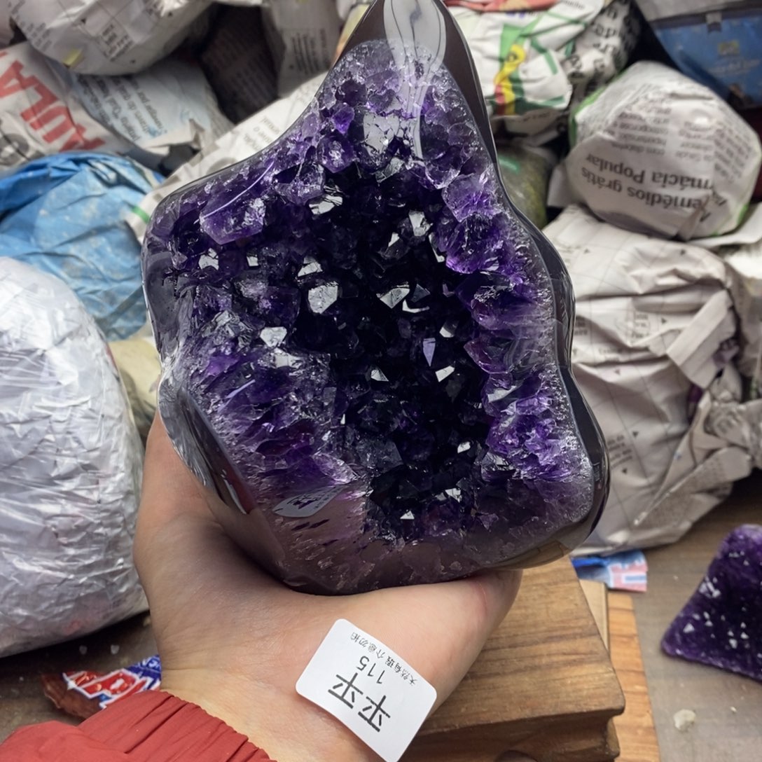 紫晶未镶嵌大型摆件（非配饰）