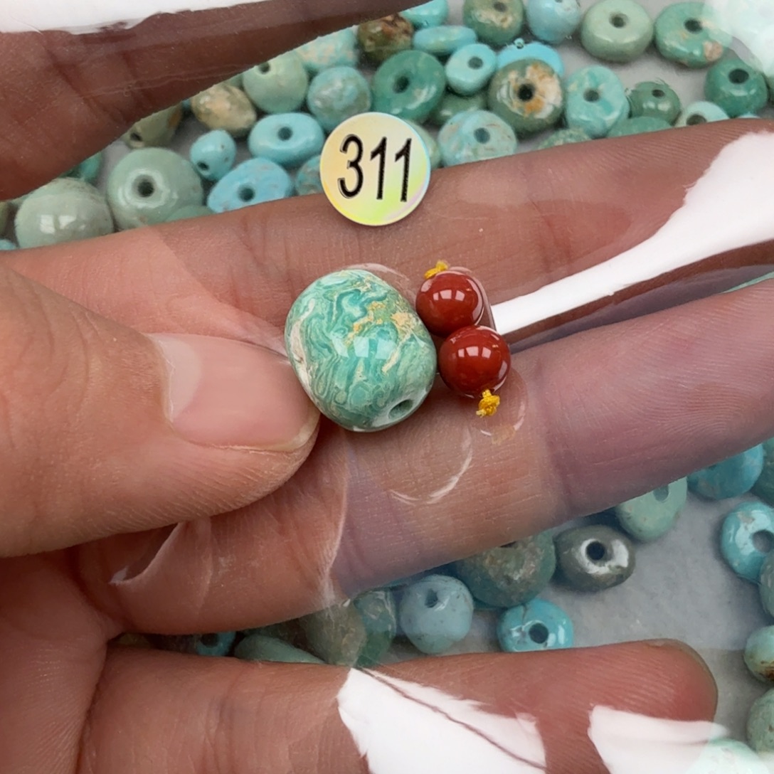 南红玛瑙未镶嵌珠宝奇石