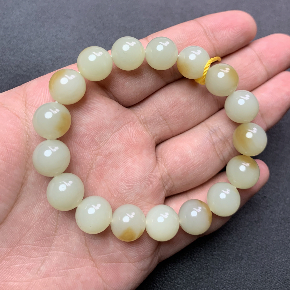 新疆和田玉且末糖白手串卡12 TY301