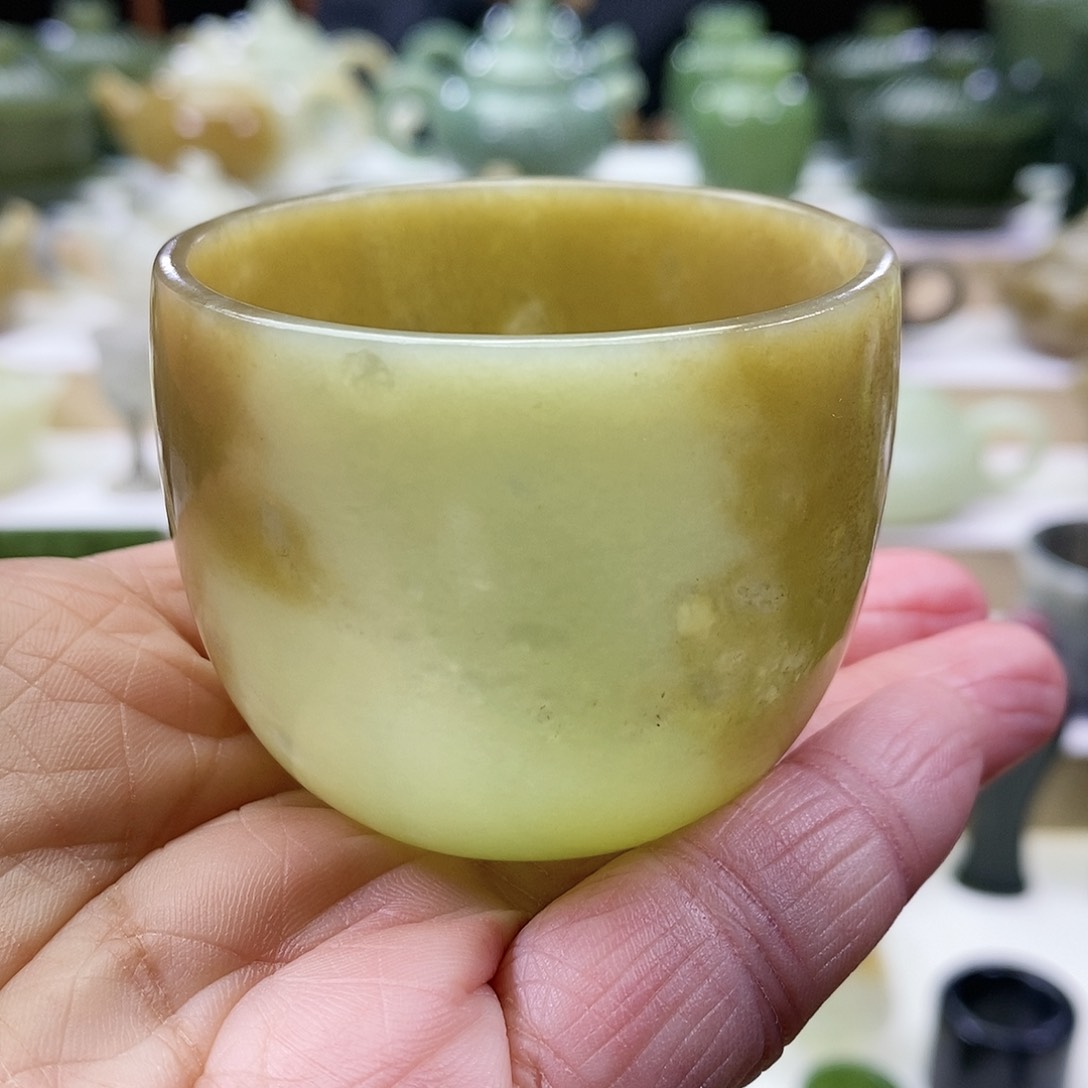 和田玉茶杯（微瑕）未镶嵌