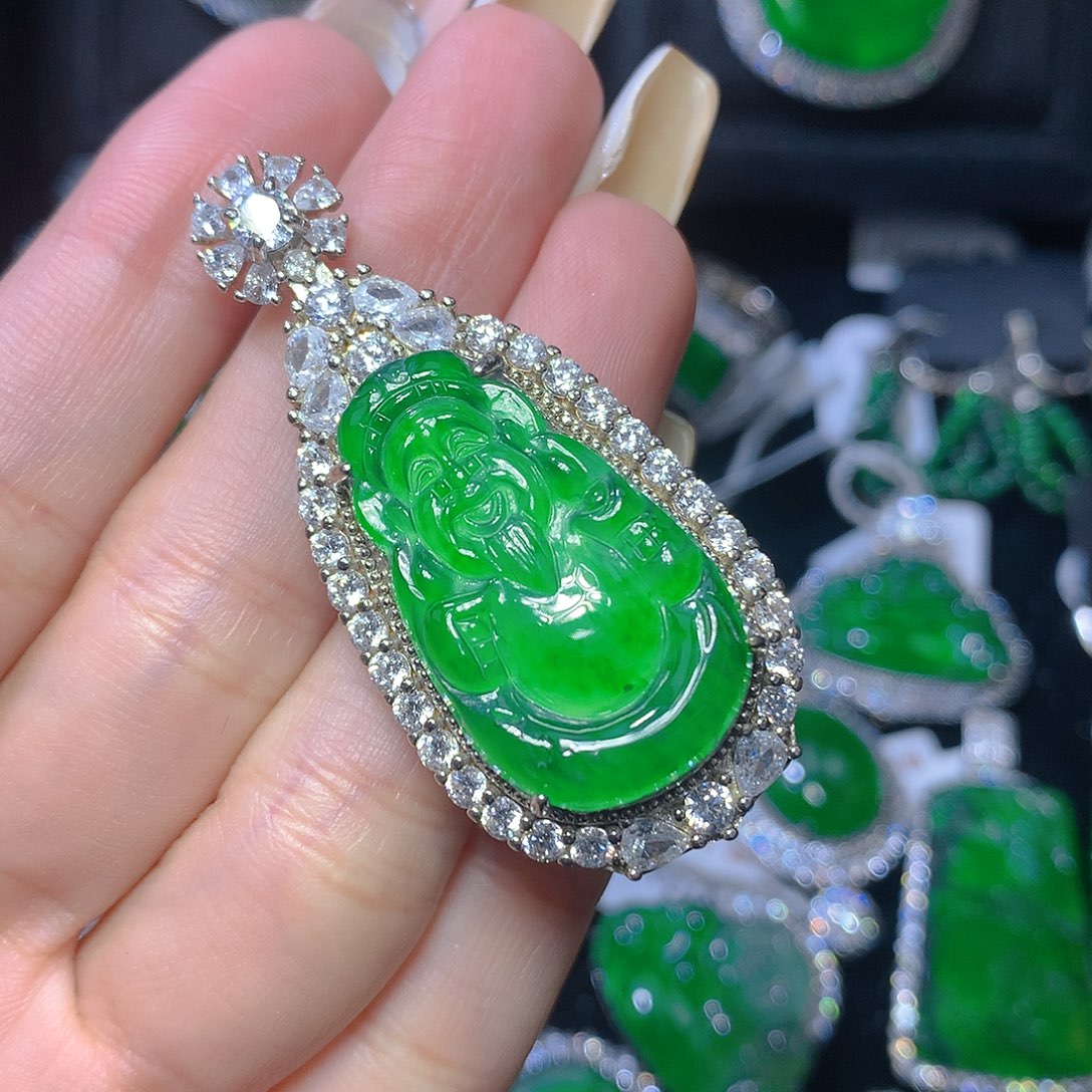 翡翠颈饰银S925镶嵌翡翠