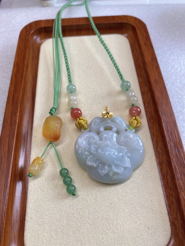 翡翠挂件，设计款