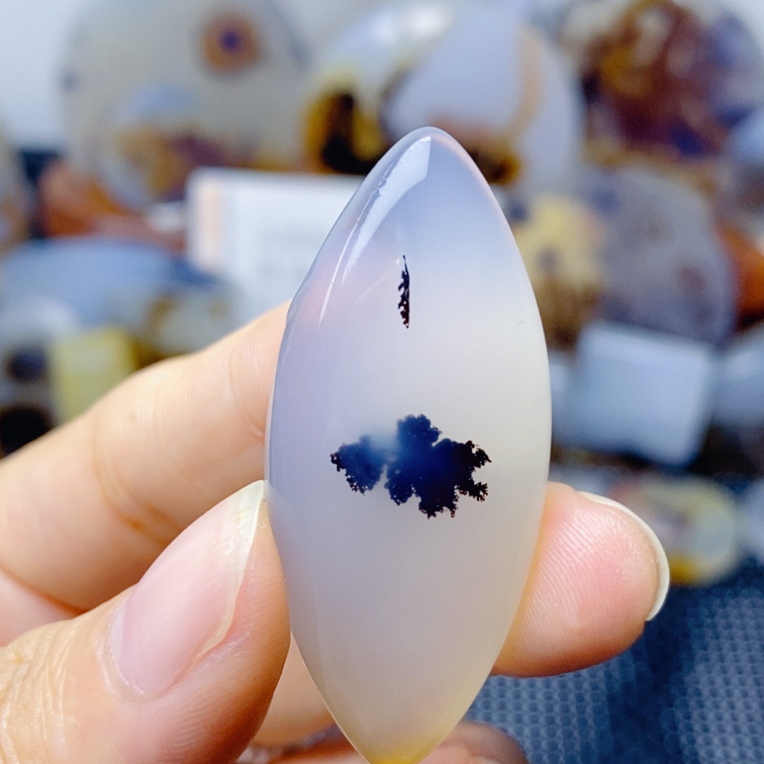 玛瑙/玉髓未镶嵌珠宝奇石