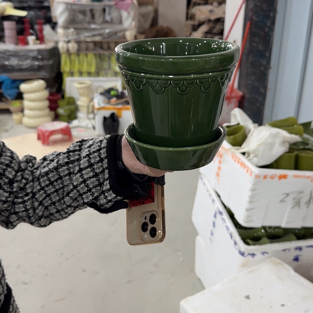 b3绿色带托花盆花盆花盆