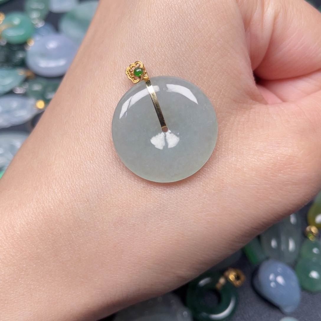 翡翠颈饰18K金镶嵌翡翠