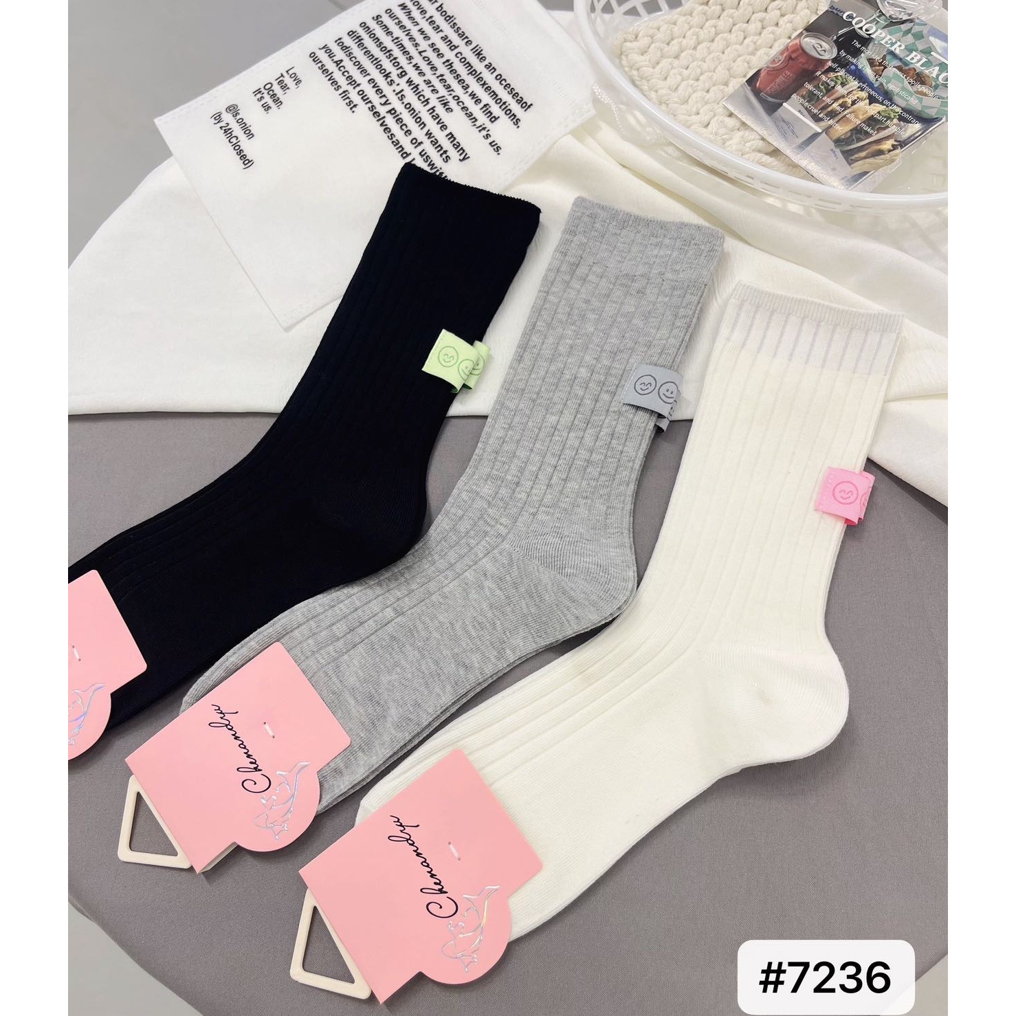 秋冬季女欧货轻奢纯色布标时尚潮流中长筒女袜子