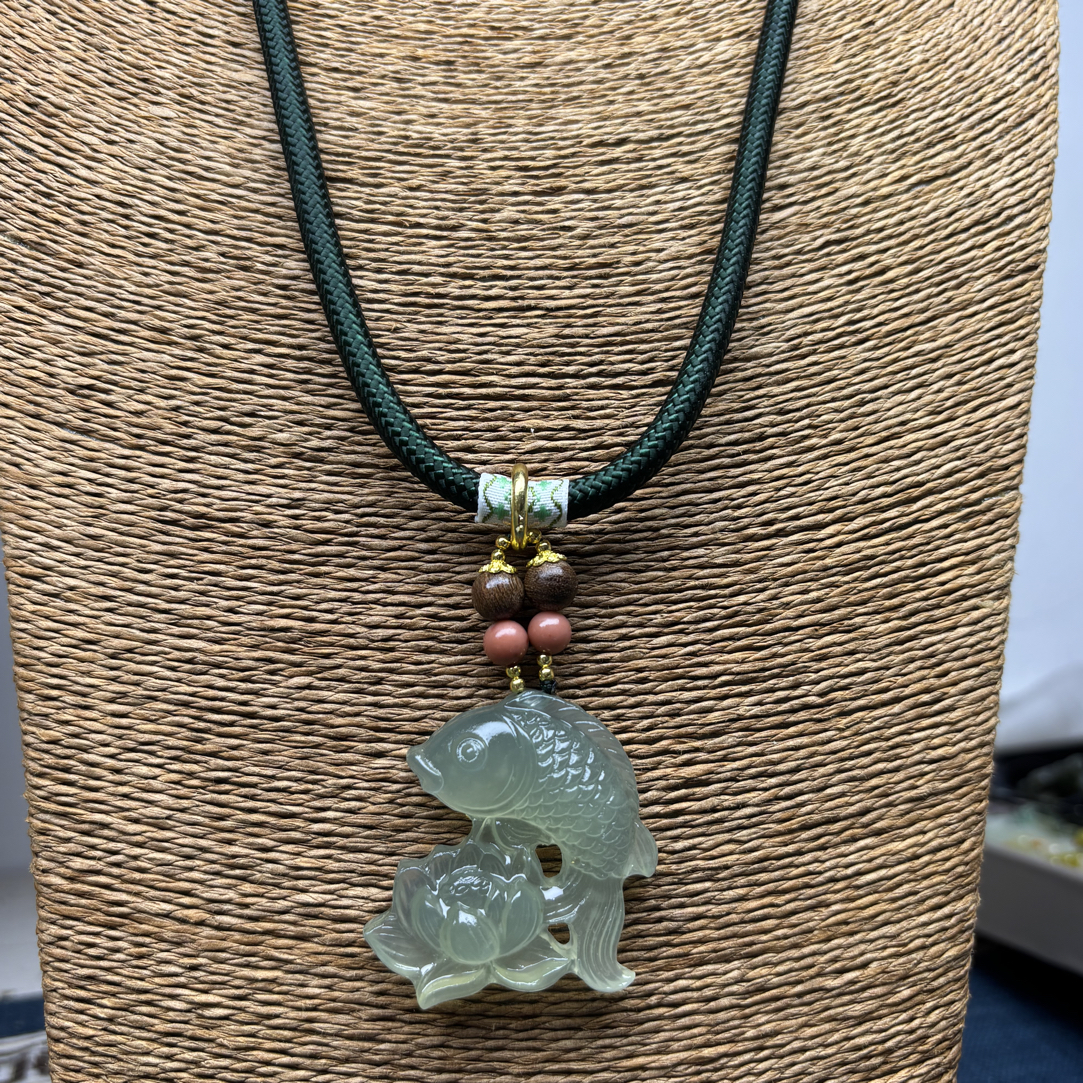 岫玉，鱼戏莲花精品