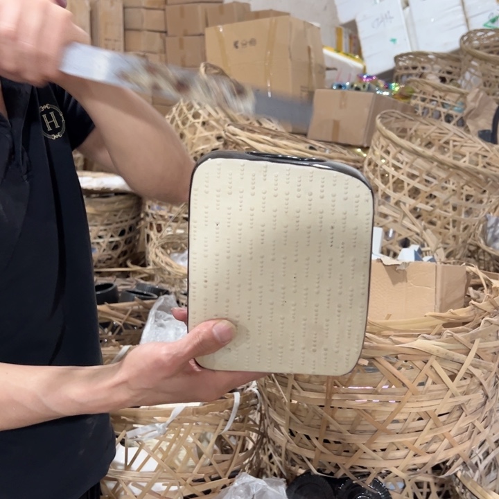 瓶高度19厘米口径7厘米微瑕捡漏