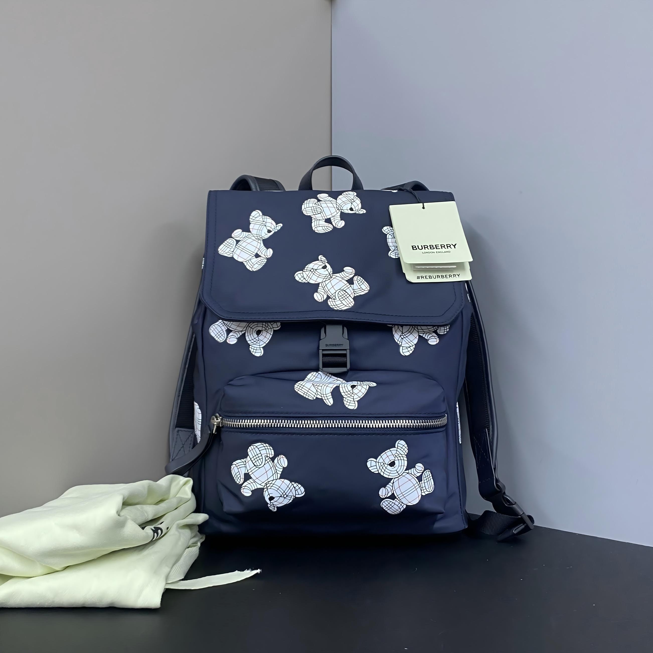 99新 BURBERRY/博柏利 /夏vv0926/双肩包/16627735