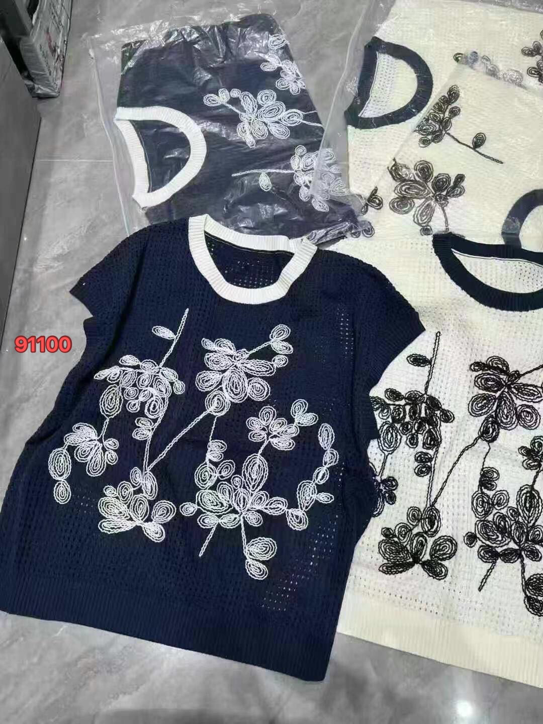 91100意凡宽松型短袖常规款针织衫绣花