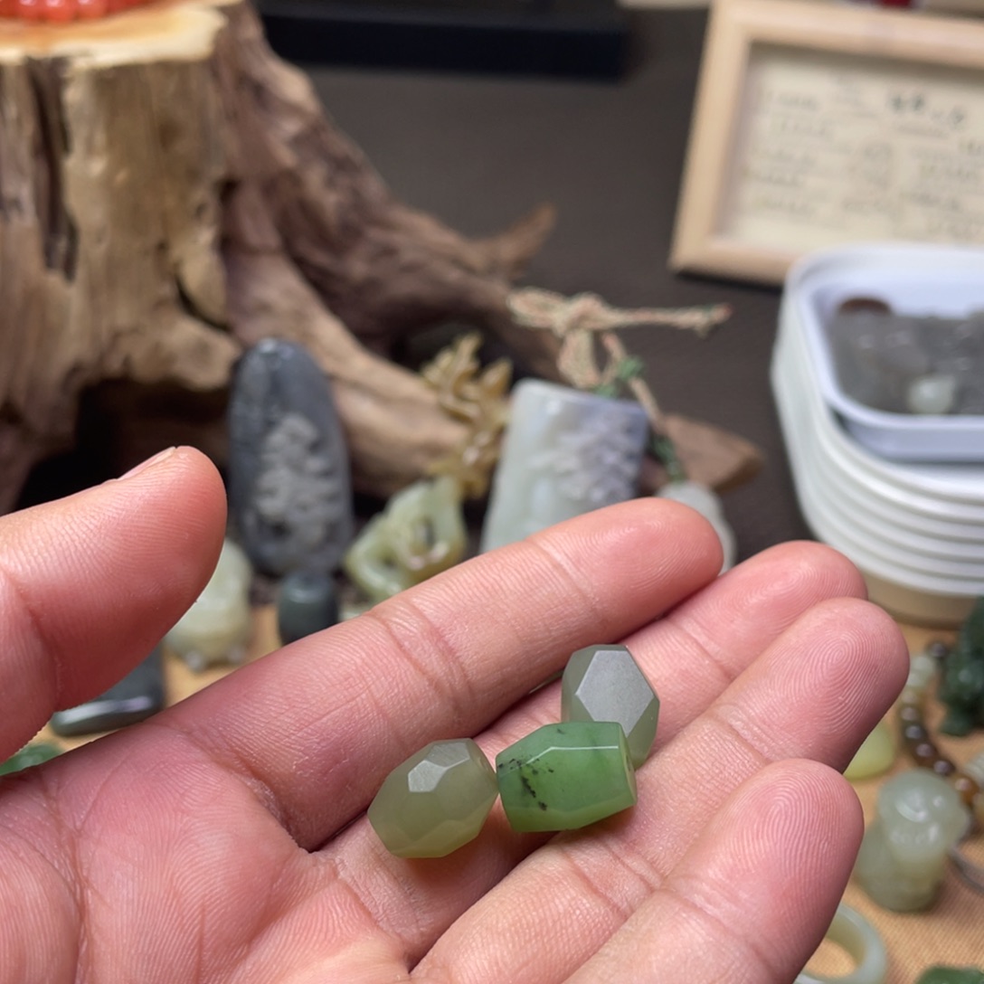 无***名和田玉未镶嵌颈饰