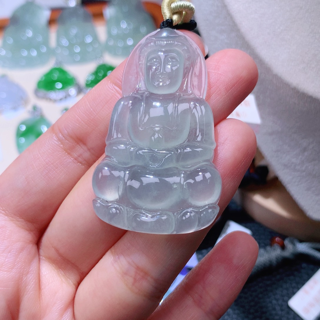 颈饰未镶嵌翡翠观音