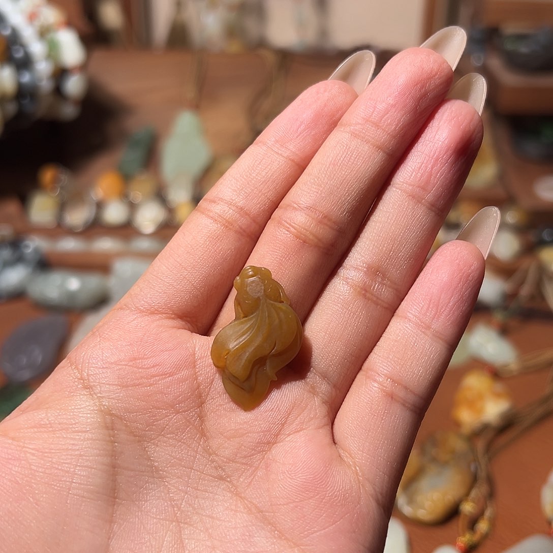 和田玉颈饰未镶嵌玉****主