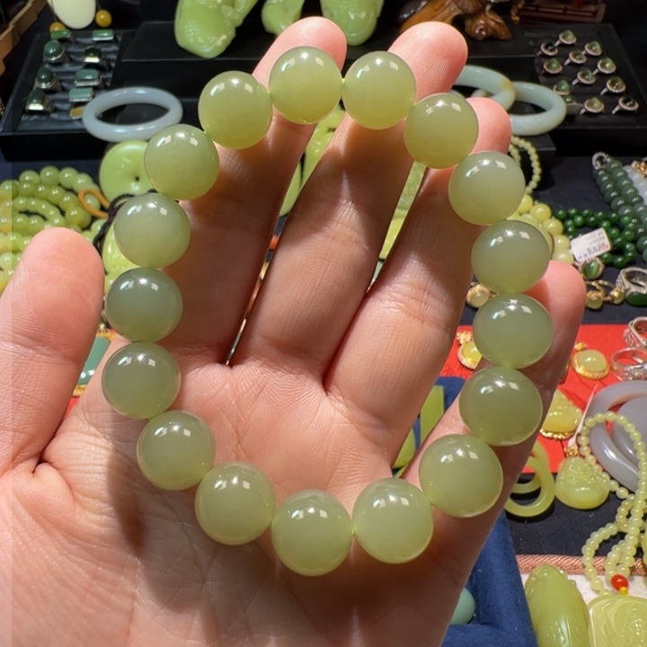 和田玉颈饰未镶嵌