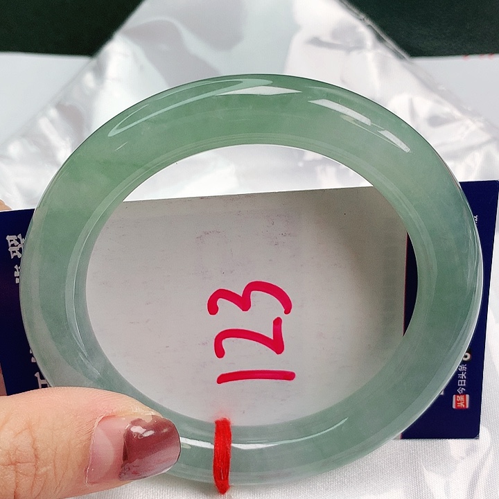翡翠手镯未镶嵌57.8圈缅甸天然翡翠A货