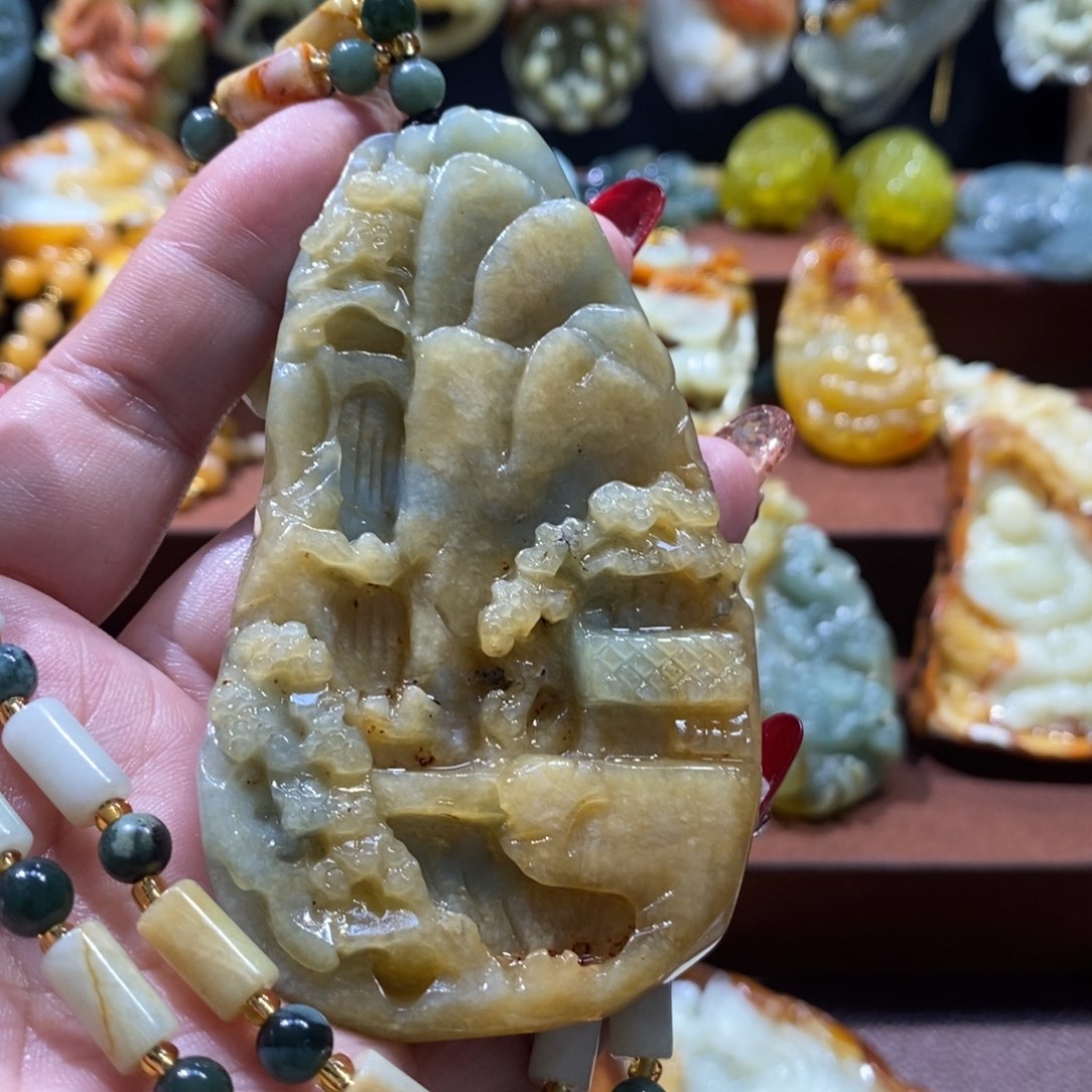 蛇纹石玉颈饰未镶嵌