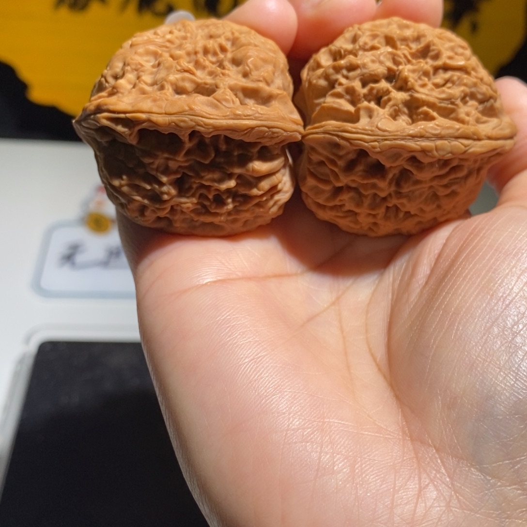 T***8大叶紫檀（黑酸枝木类）