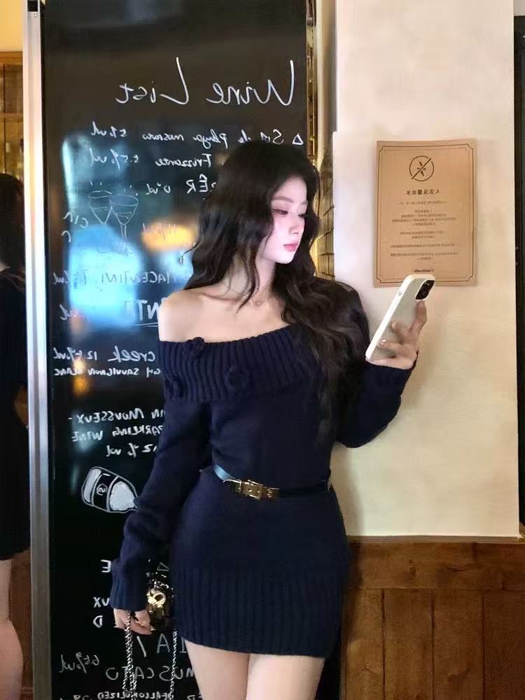 梦梦 MENGMENG｛圣诞红宝石 秋冬温柔修身一字肩毛衣连衣裙｝