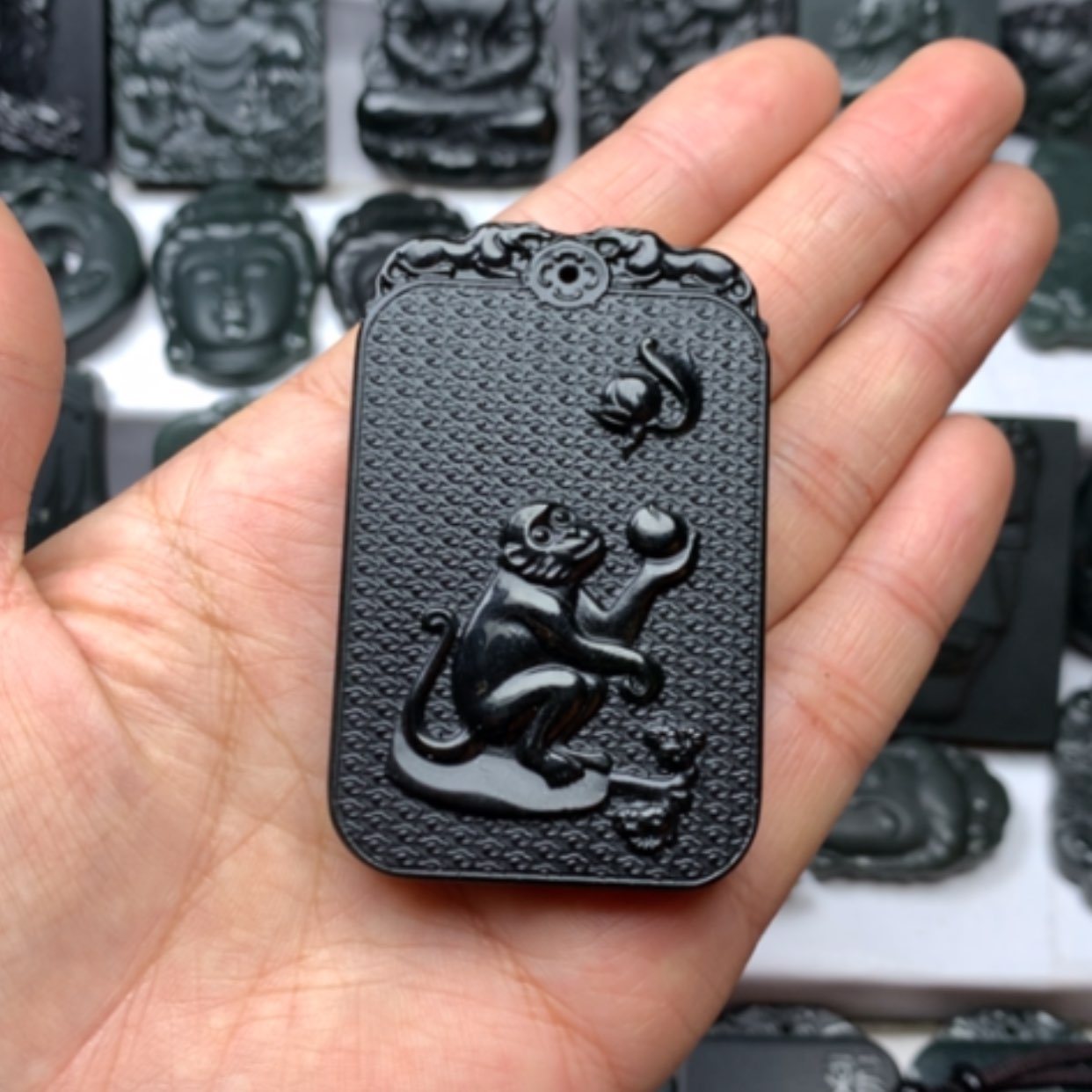 【闪购商品】和田玉颈饰未镶嵌双面雕刻