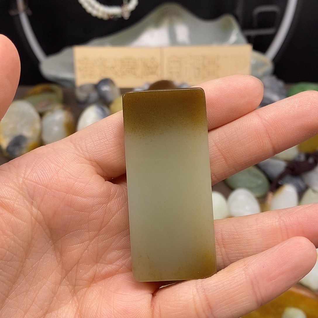 和田玉颈饰未镶嵌70