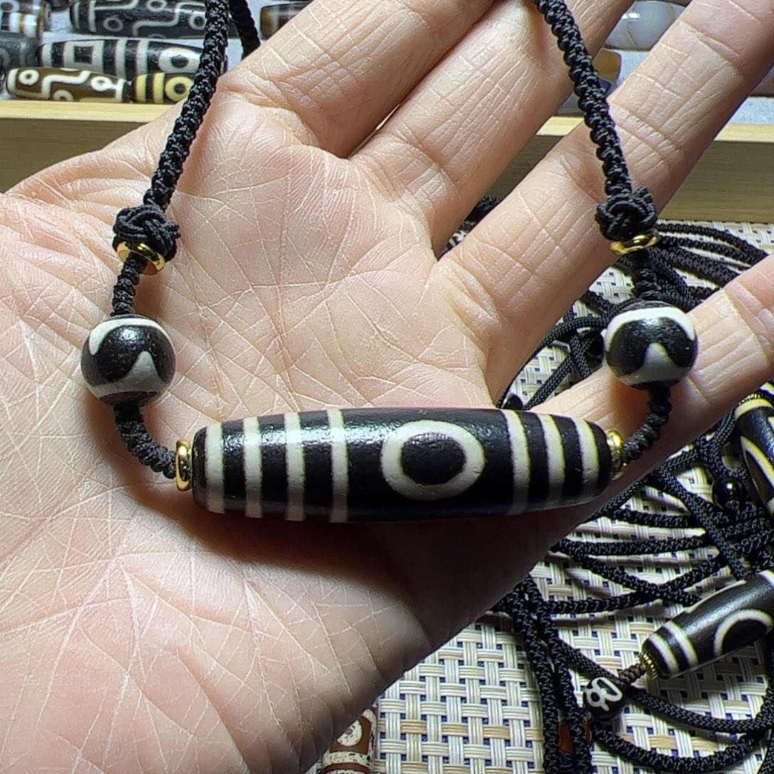 为***你玛瑙/玉髓未镶嵌颈饰