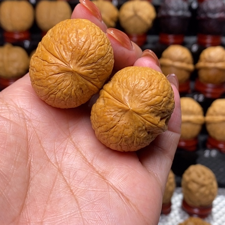 文玩核桃把件小鸟元宝…………20