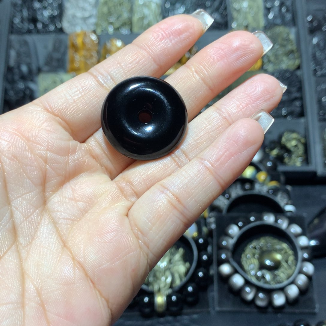 黑曜岩吊坠(赠链)未镶嵌奶****?