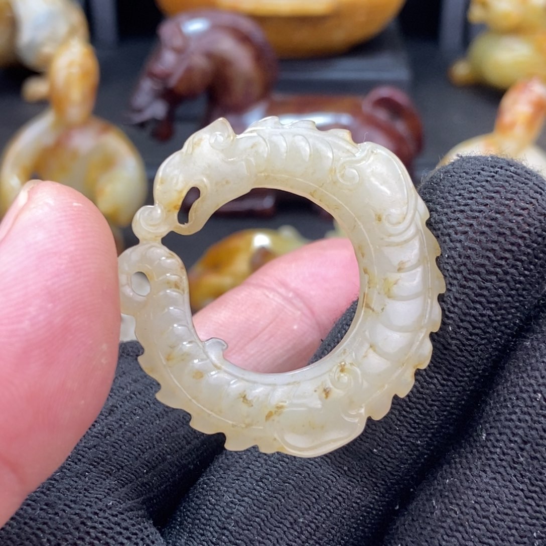 和田玉（糖玉）未镶嵌挂件