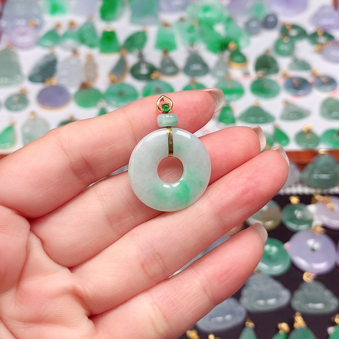 翡翠颈饰18K金镶嵌天然翡翠A货