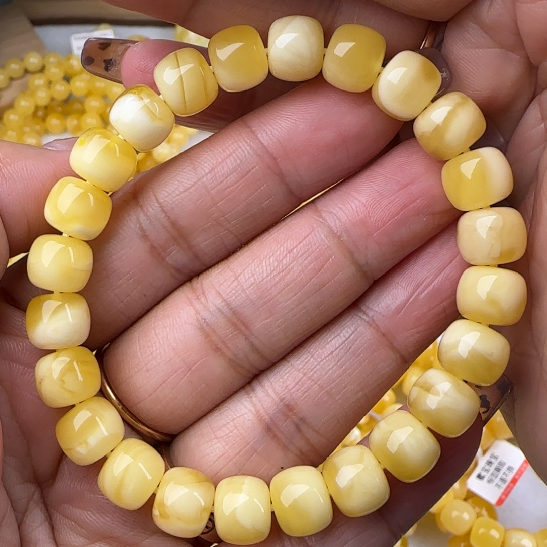 蜜蜡手链未镶嵌金白老型手串