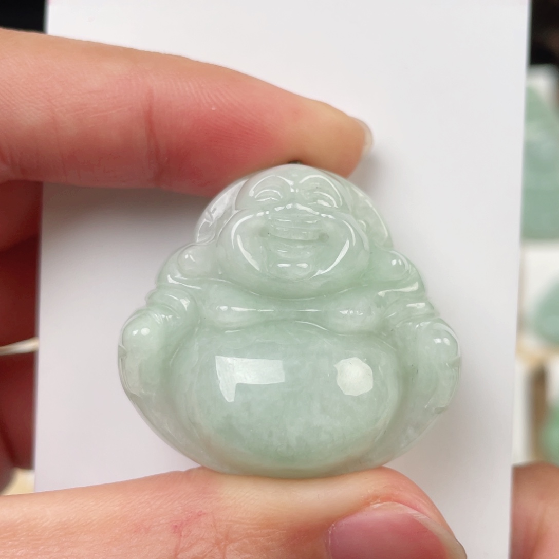 翡翠颈饰未镶嵌佛公