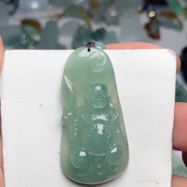 翡翠颈饰未镶嵌佛公