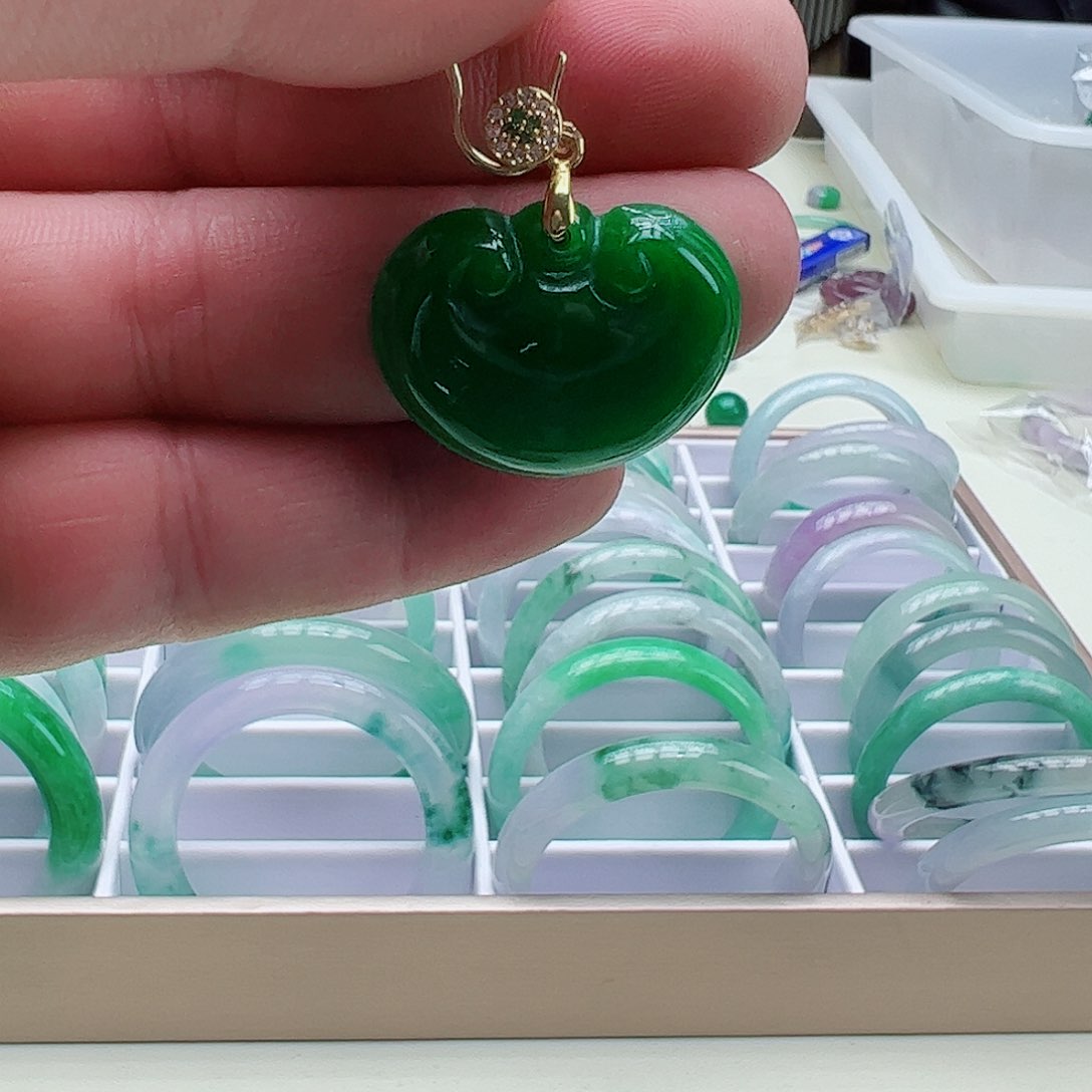 翡翠吊坠(赠链)银S925镶嵌