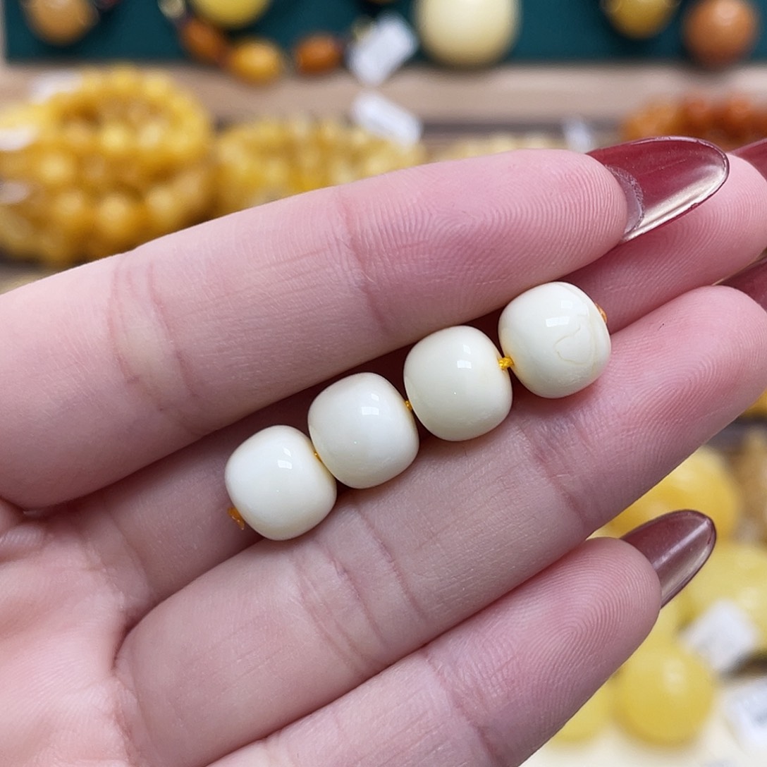 蜜蜡未镶嵌珠宝奇石9.6mm瓷白老型 瑕