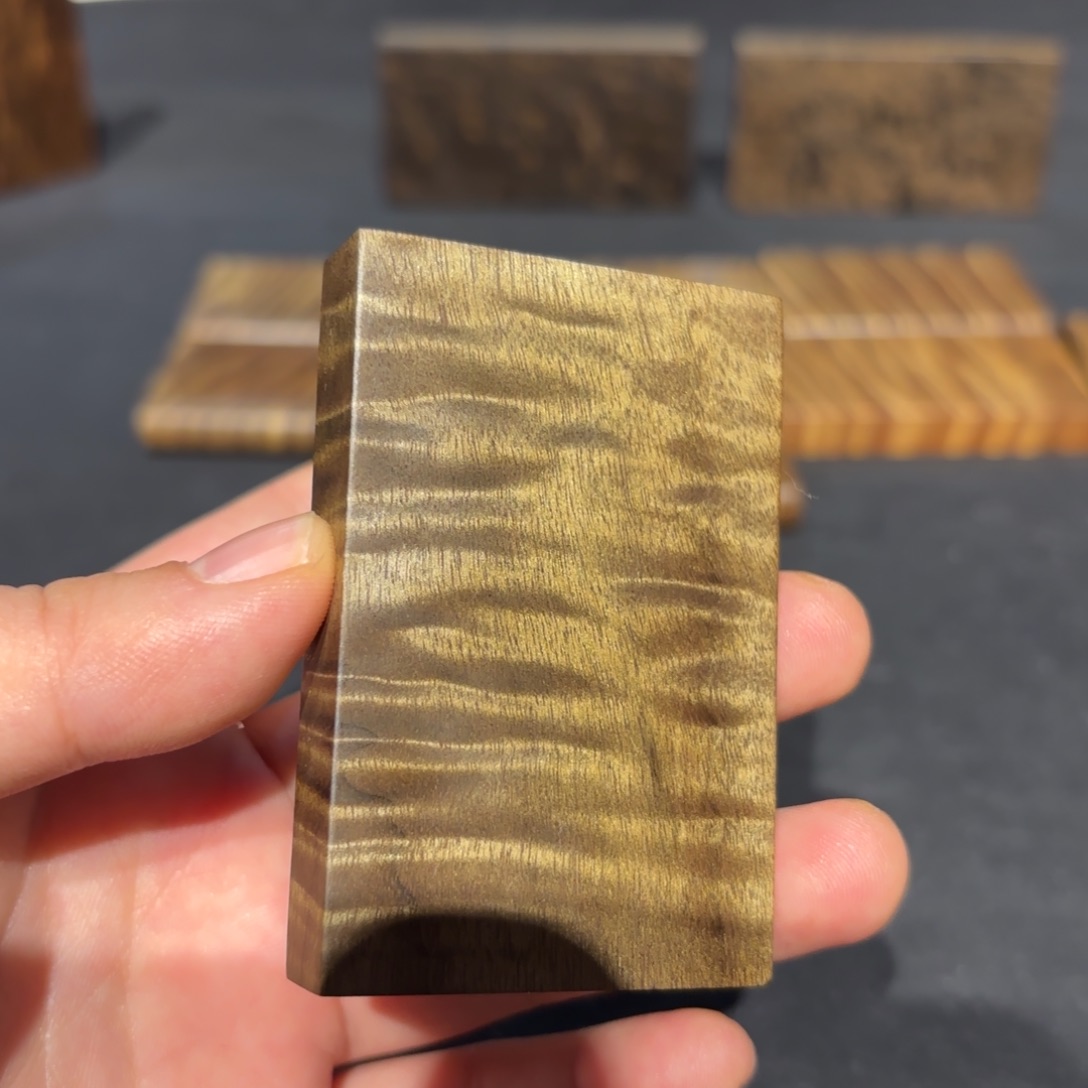 灵***下金丝楠木无事牌材料