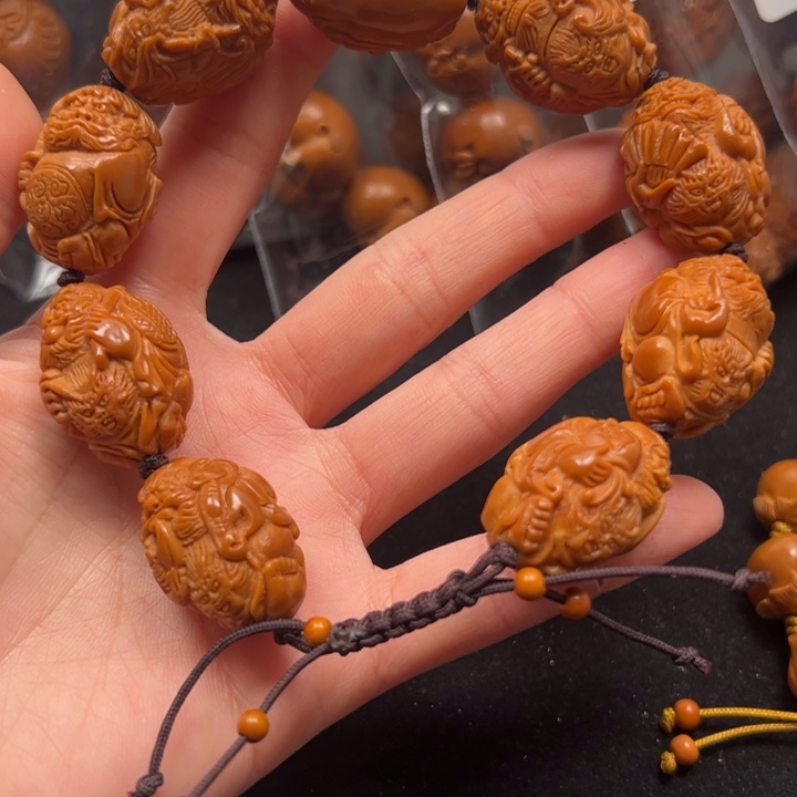 辉***耀吊坠橄榄核19钟馗