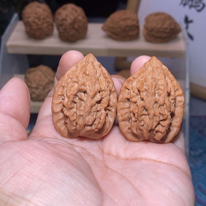 文玩核桃吊坠全品十三陵鸡心