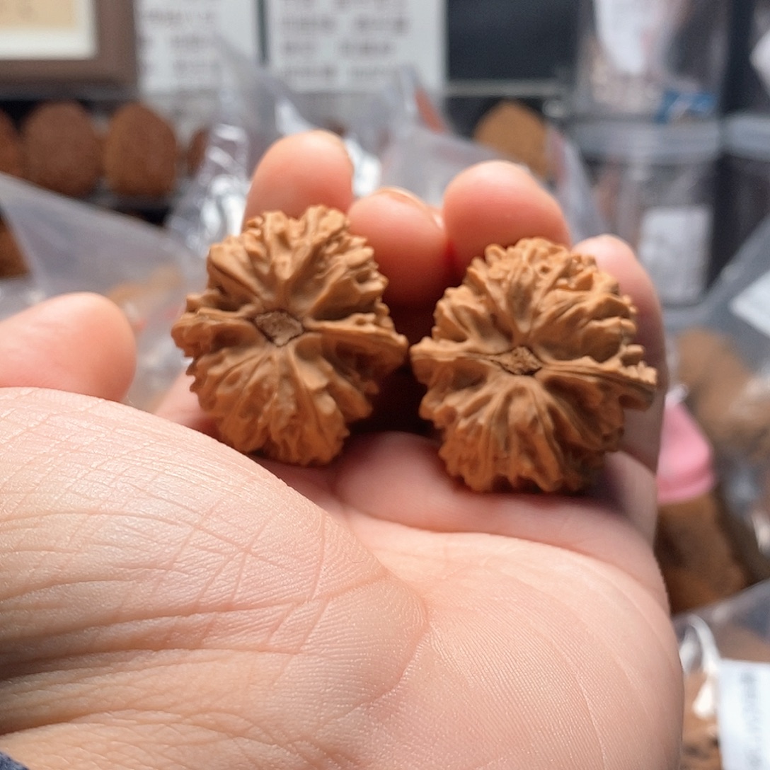 月***虎文玩核桃锯齿马蹄38-4