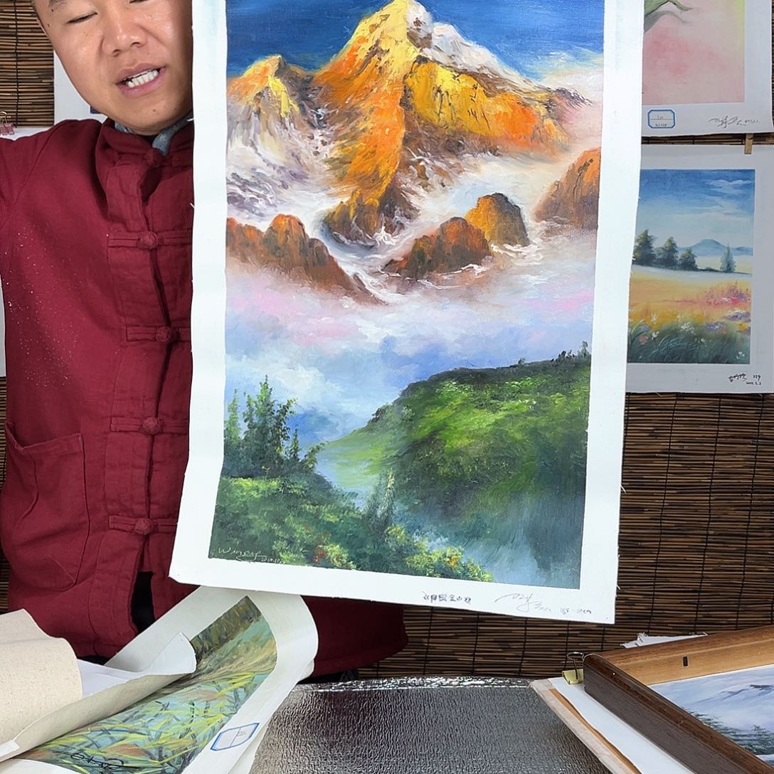 油画行路人小院绘画作品