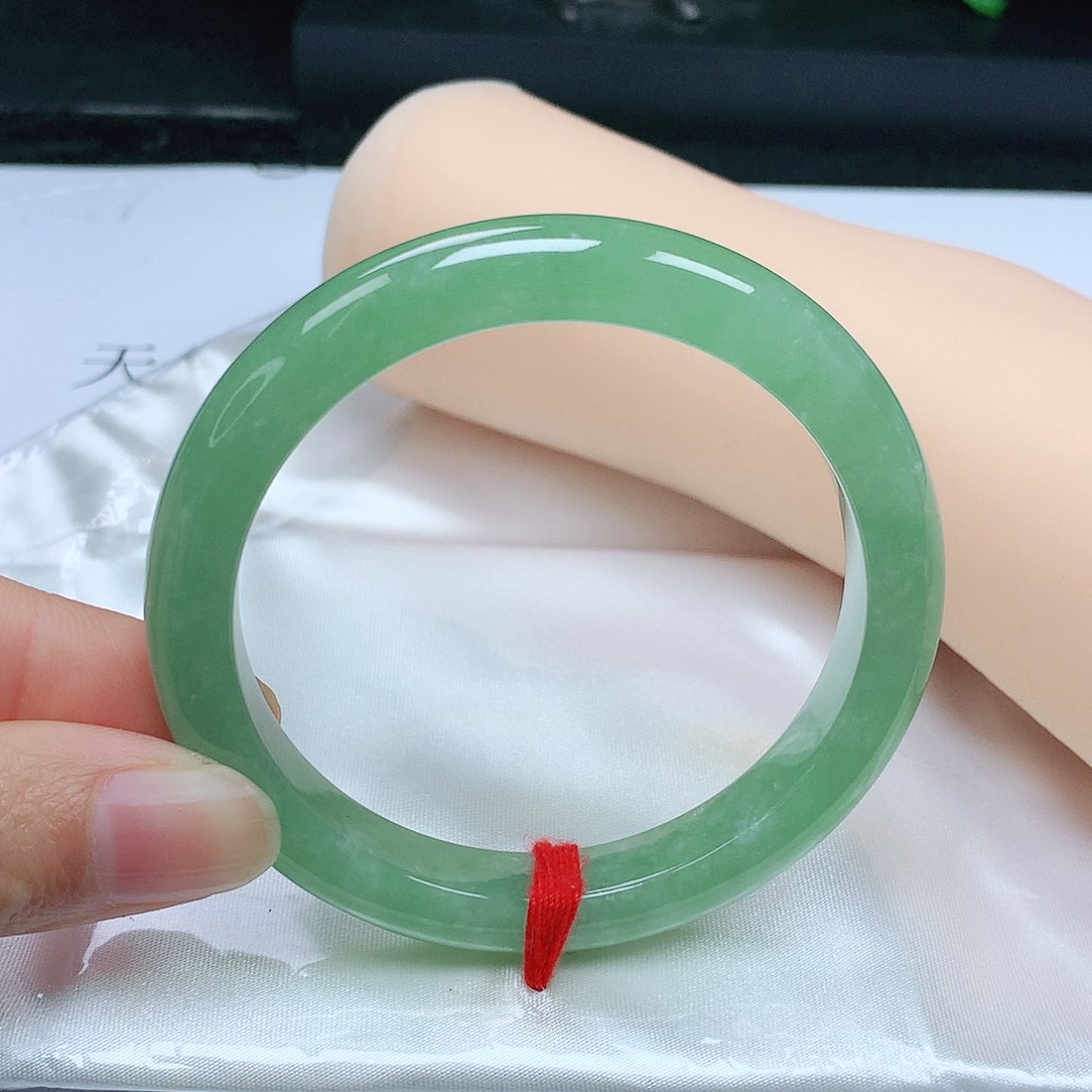 翡翠手镯未镶嵌正5455